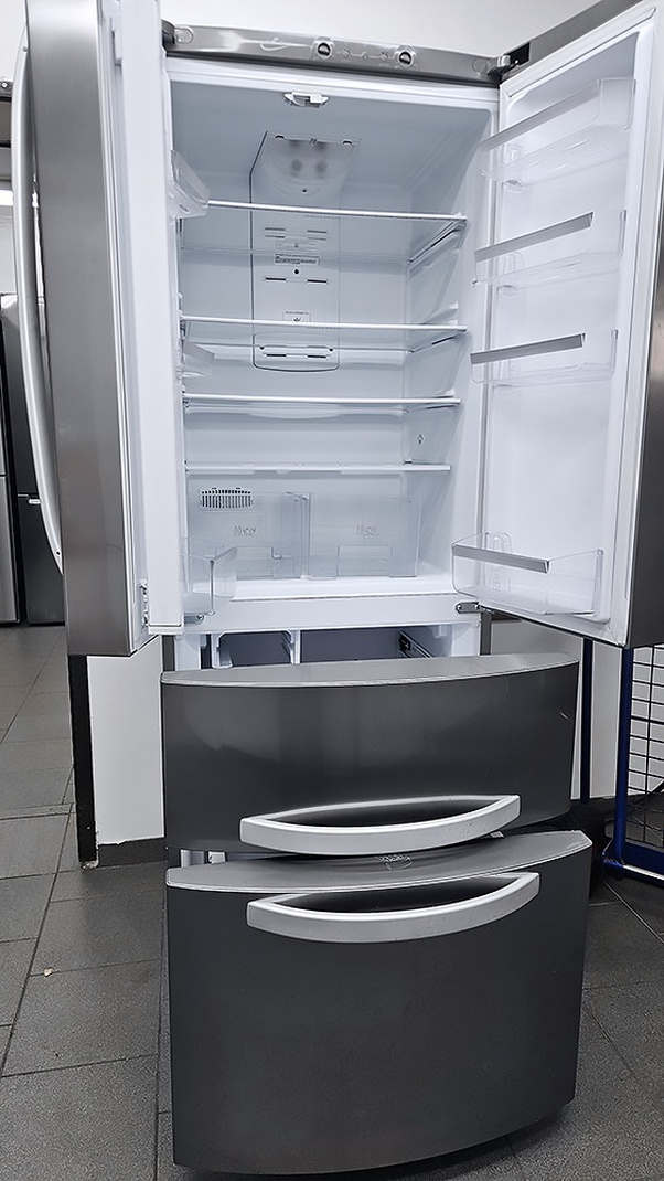 Lednice s mrazákem Ariston HOT POINT - NO FROST, kombinovaná – Lednice s mrazákem | Elektro Bazar Liberec